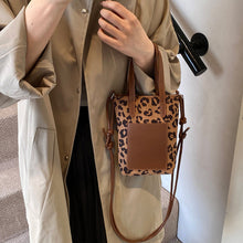 Load image into Gallery viewer, Women&#39;s Crossbody Bag Autumn And Winter Retro Leopard Print Shoulder