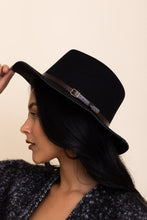 Load image into Gallery viewer, Pinched Front Western Style Hat