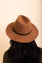 Load image into Gallery viewer, Pinched Front Western Style Hat