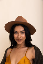 Load image into Gallery viewer, Pinched Front Western Style Hat