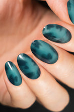 Load image into Gallery viewer, Emerald Amber | Soft &amp; Durable Press-On Nails