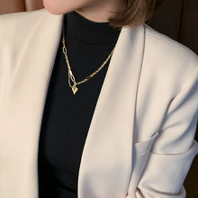 Load image into Gallery viewer, Womens Link Necklace With Heart Shape Pedant