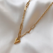 Load image into Gallery viewer, Womens Link Necklace With Heart Shape Pedant