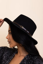Load image into Gallery viewer, Pinched Front Western Style Hat